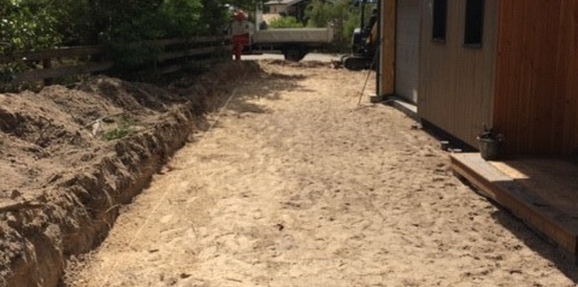 Création d'une allée de jardin avec bordure bois à Lacanau